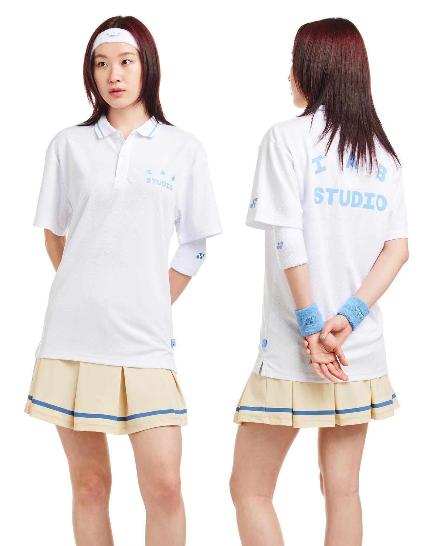 아이앱x요넥스 맛도리 협업🎾🚥
아이앱 스튜디오와 요넥스의 두 번째 협업 제품군인 '테니스 컬렉션'이 공개되었습니다. 하늘색과 베이지색을 컨셉으로 하는 이번 컬렉션은 스웨트셔츠, 풀오버, 테니스치마 등의 의류와 손목 보호대, 테니스볼 백과 라켓 등 다양한 아이템을 포함하는데요. '웍스아웃' 앱을 통한 응모가 오는 수요일인 5월 15일 오전 11시까지 진행 중이니, 관심이 있다면 늦기 전에 응모에 참여하세요📝 이미지8