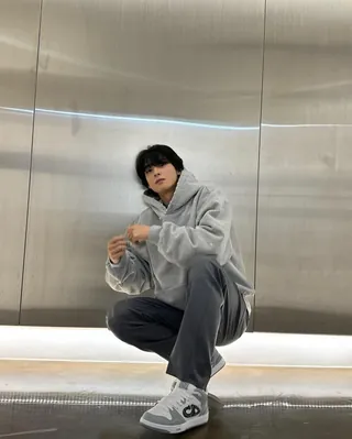 후드티는 무조건 넉넉하게👻⁠ 이미지