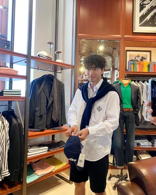 낮엔 어깨에 걸쳐야됨☀️ 이미지