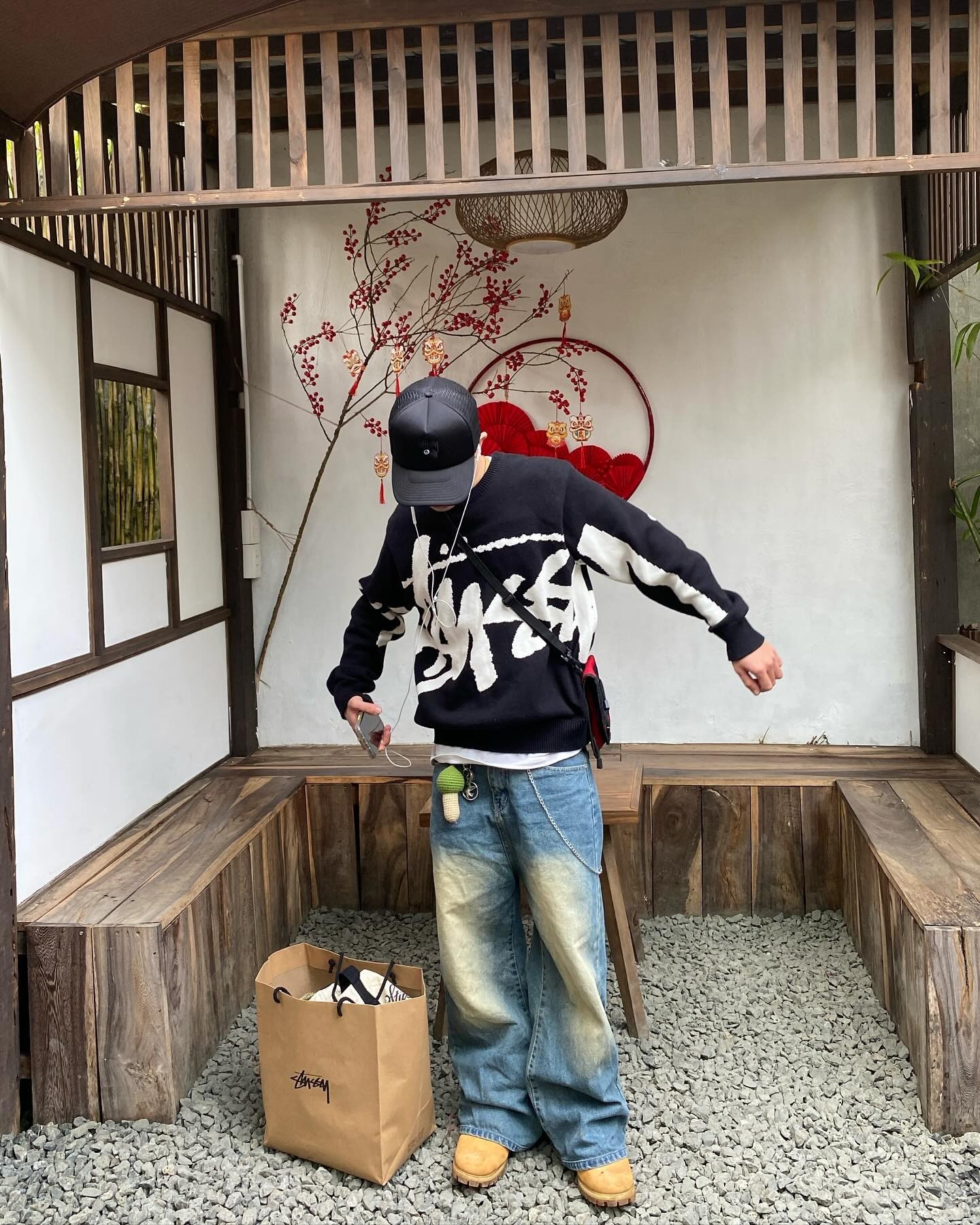 흰티 빼꼼 코디법🏐 이미지