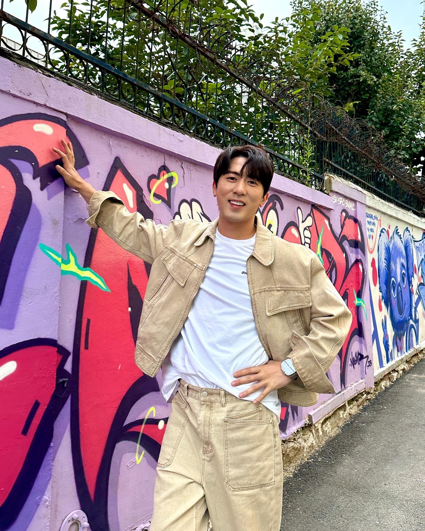 봄코디는 딱 원훈이형만큼만🌼🌺⁠ 이미지4