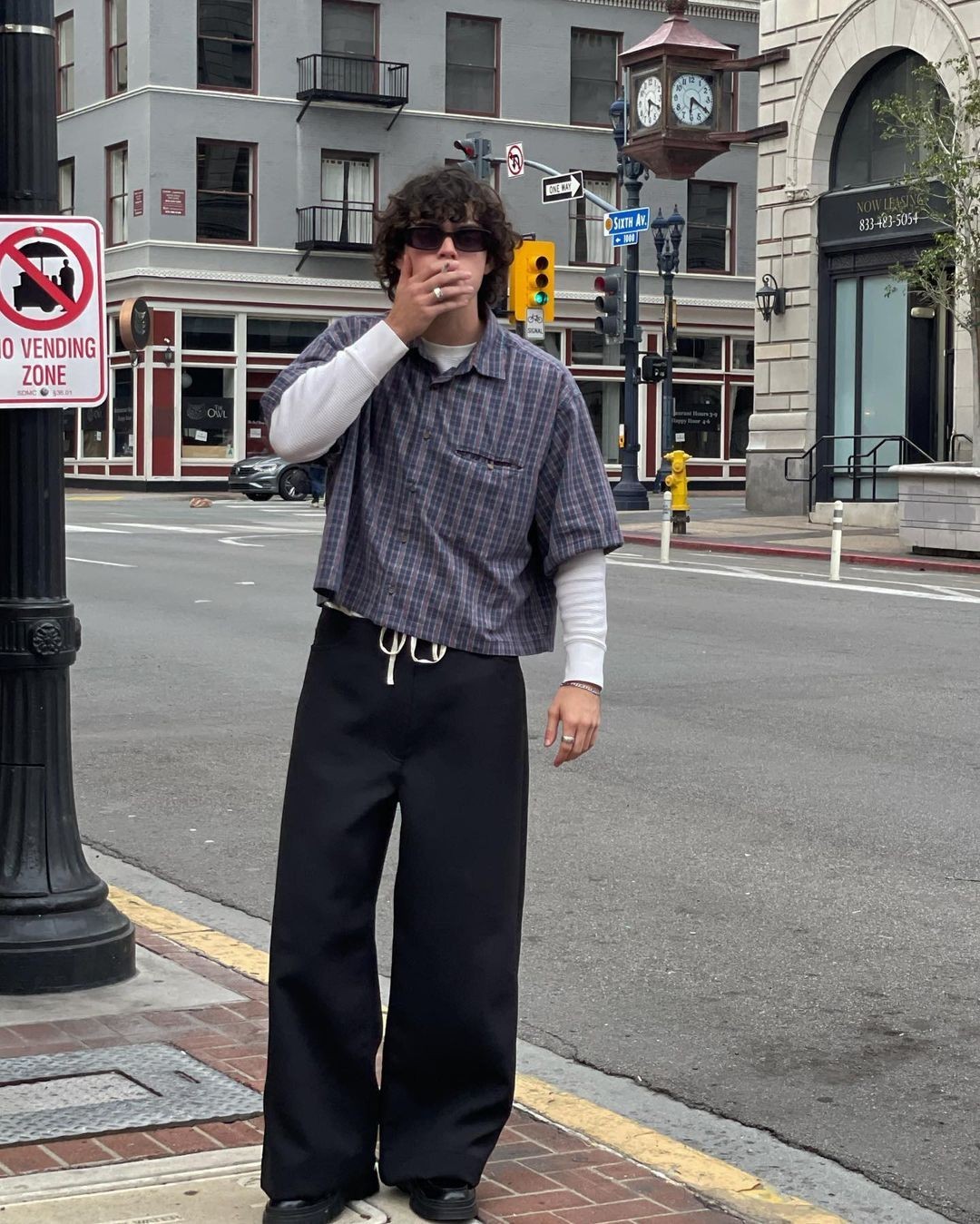 나는 벌써 반팔 입는다😏⁠ 이미지