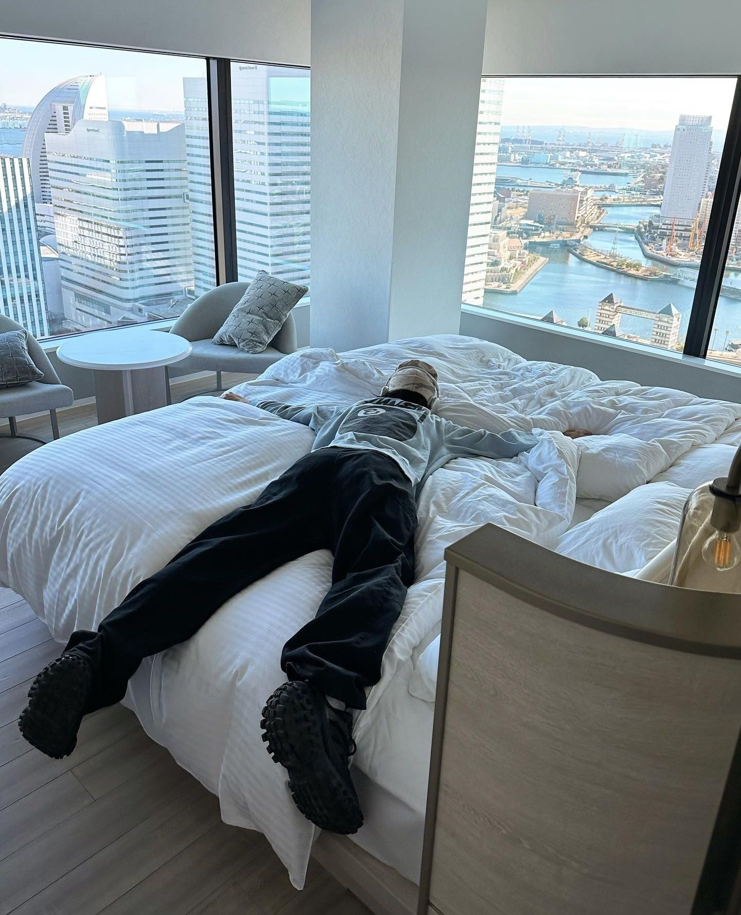더워서 벌써부터 집인 사람🙋🏻‍♂️⁠ 이미지