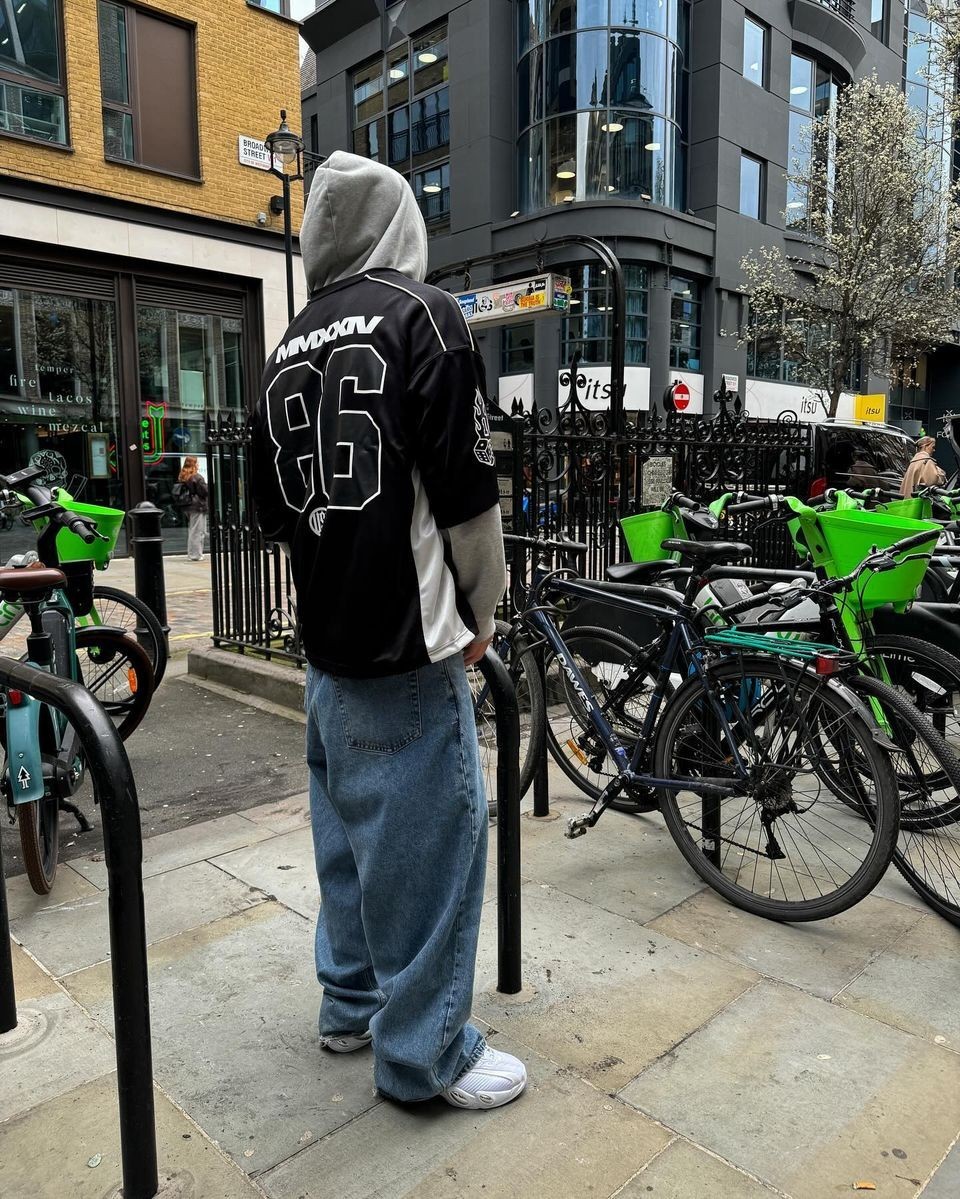 흰 신발도 포인트야 포인트🏐⁠ 이미지