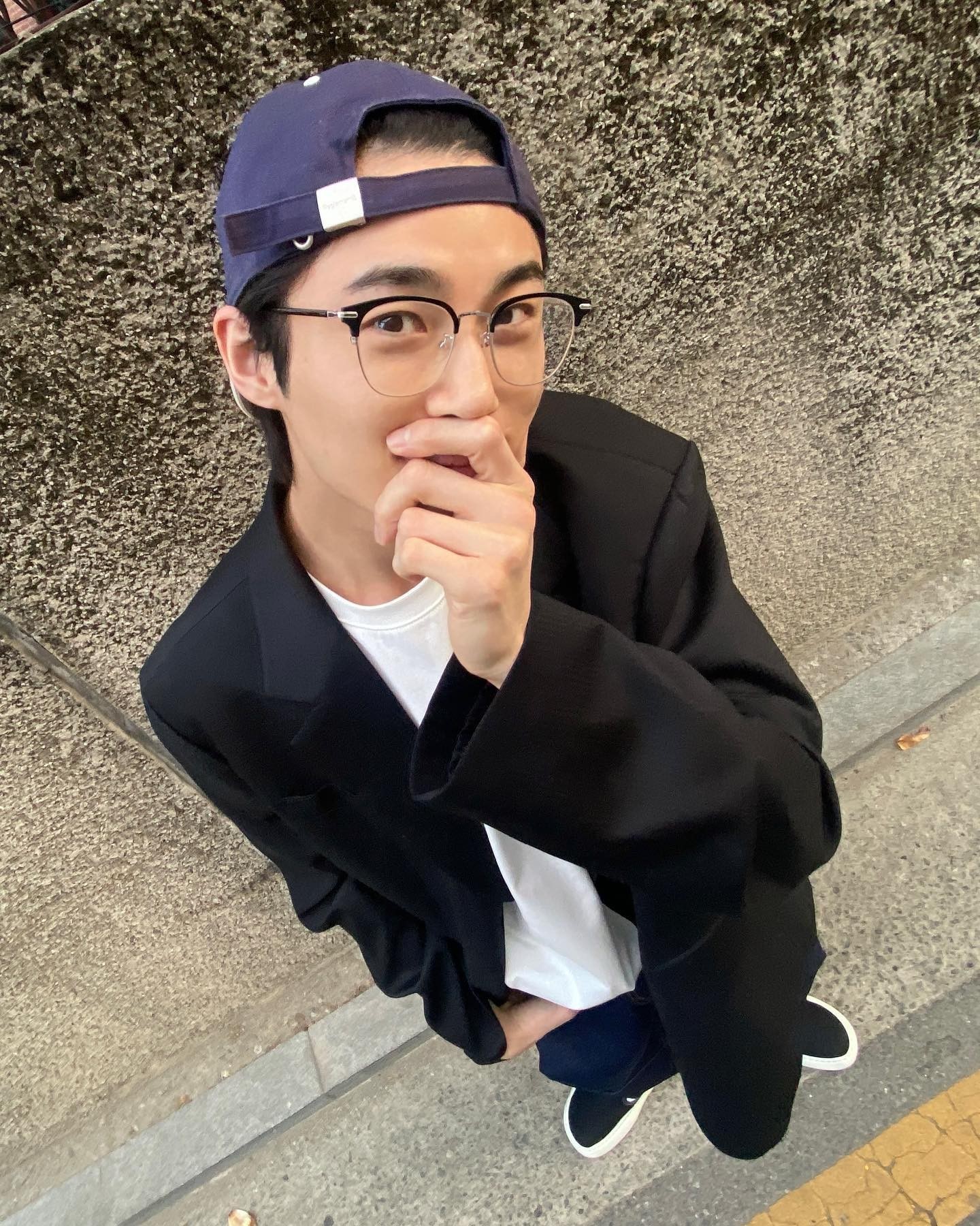 변우석처럼 볼캡 거꾸로 스킬🧢👌⁠ 이미지
