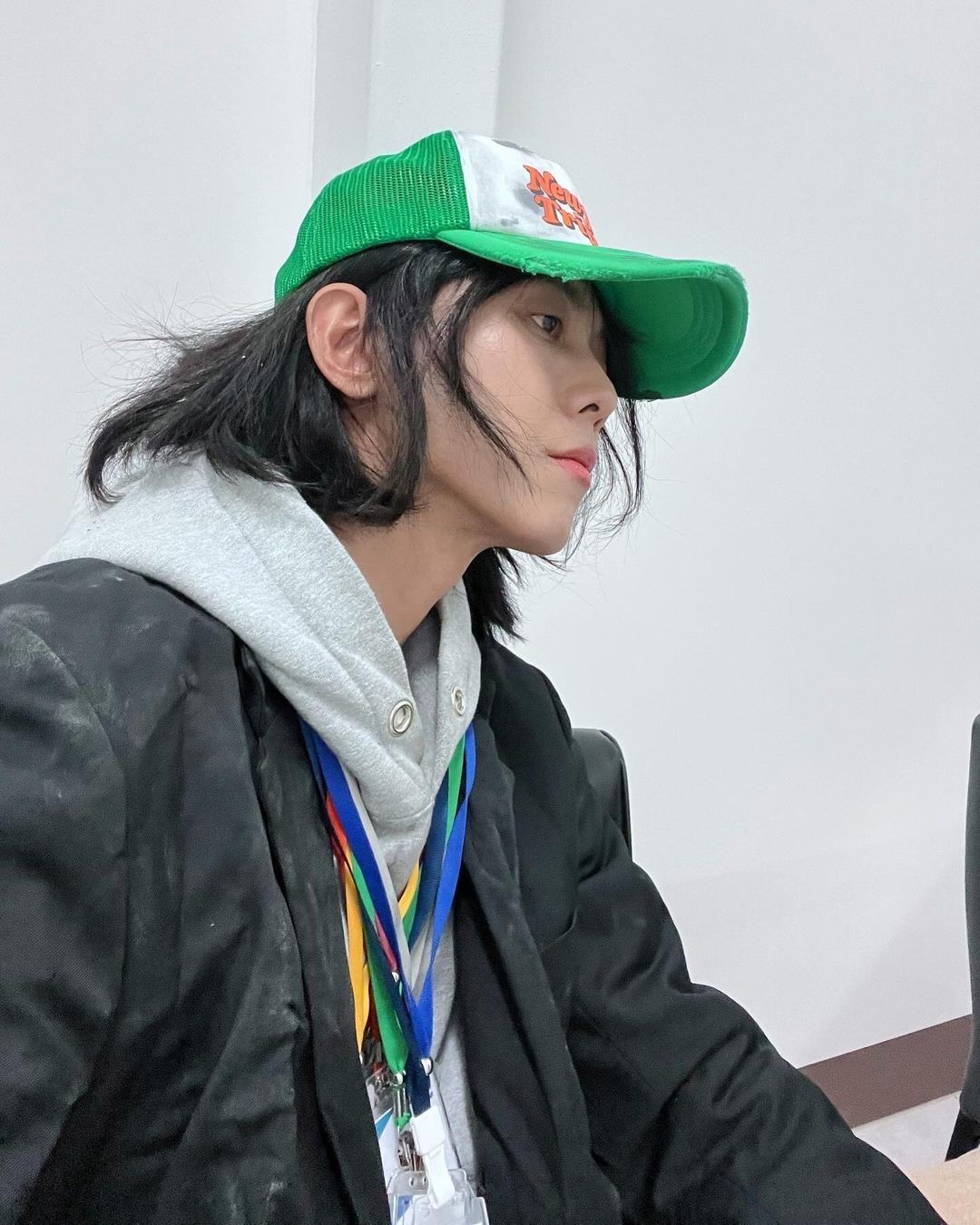 알록달록 모자로 존재감 어필🏳️‍🌈⁠ 이미지