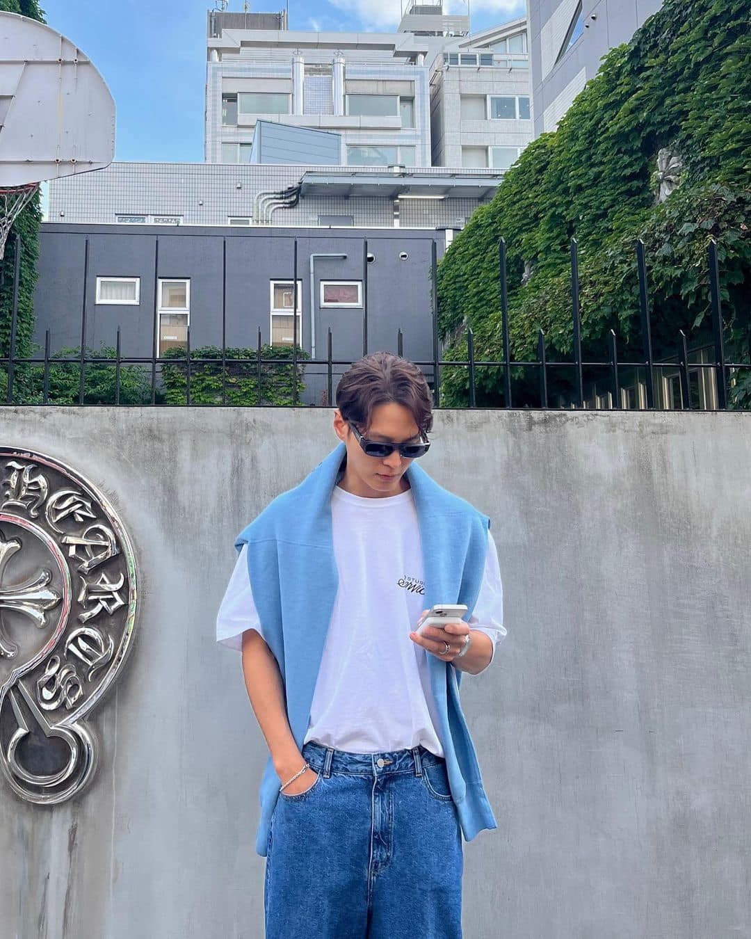 낮엔 어깨에 걸쳐야됨☀️⁠ 이미지