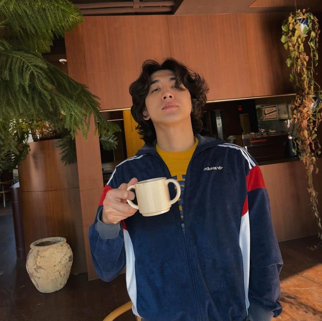 팔에 삼선 쫙쫙쫙🕸️⁠ 이미지