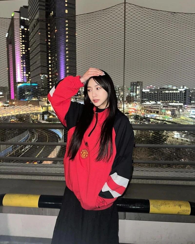 맨유팬 두근거리게하는 오하영⚽️💂🏻 이미지1