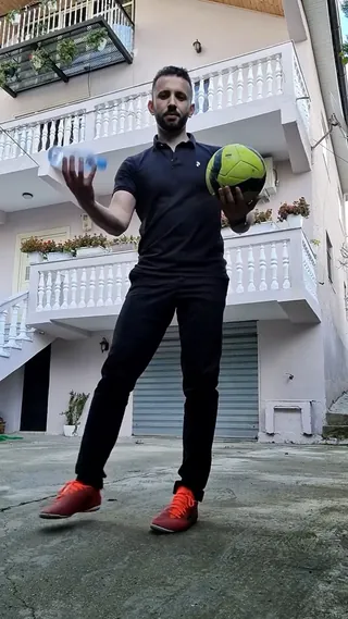물병 챌린지 끝판왕..⚽️🔥 이미지