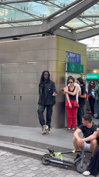 신발바닥에 참기름 촉촉😎🕺 이미지