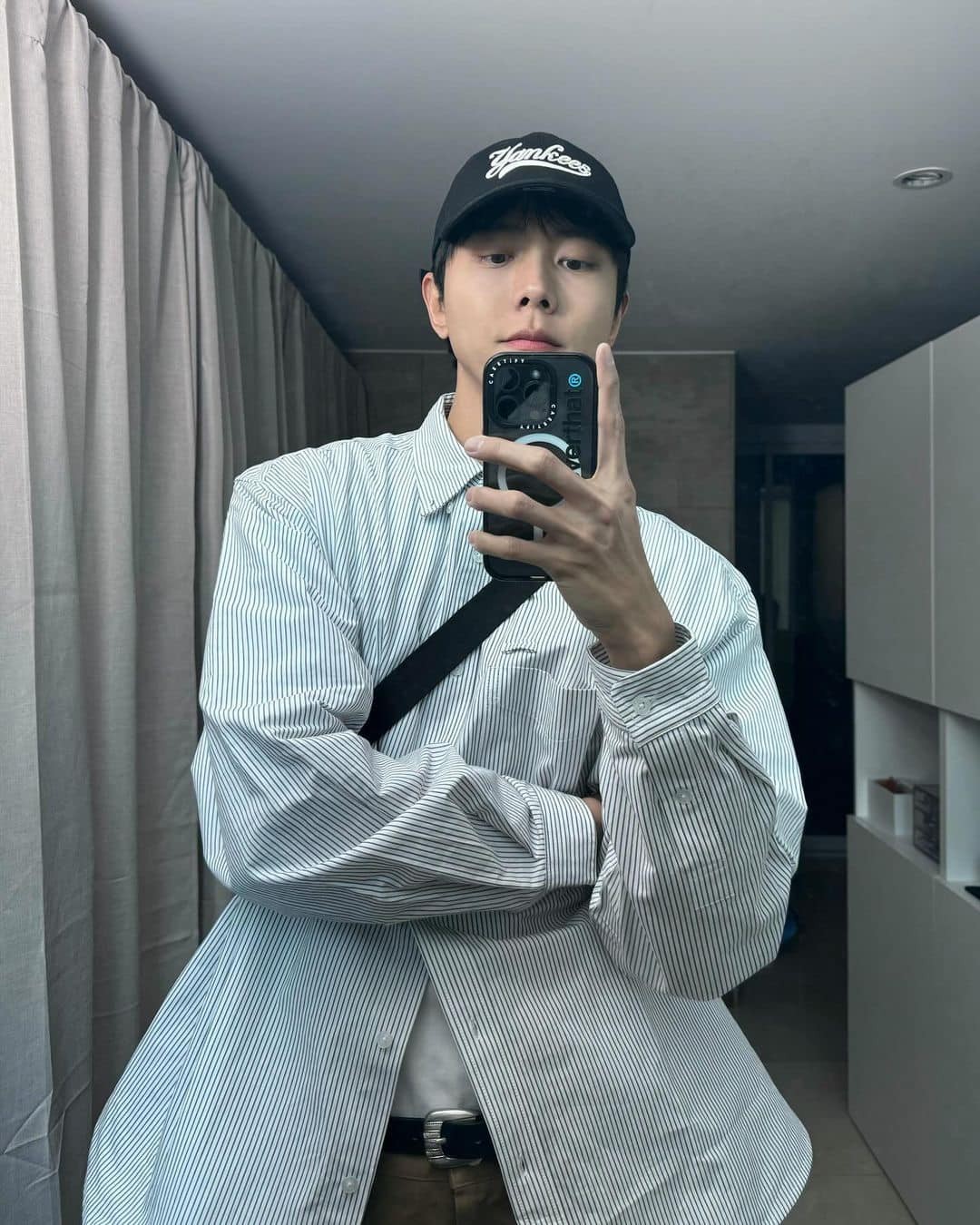검정 볼캡 하나면 코디 뚝딱🐜🧢⁠ 이미지