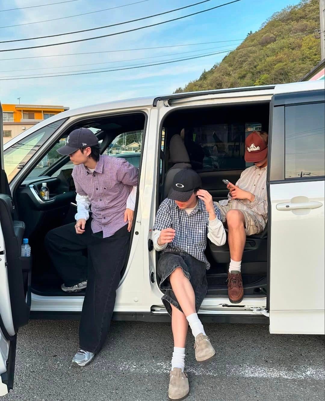 일교차엔 체크반팔셔츠+긴팔👔⁠ 이미지
