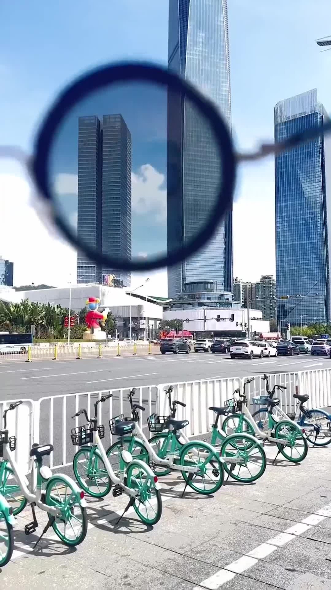 안경 렌즈 대신 카메라 렌즈를 넣는다면📸🤓⁠ 이미지