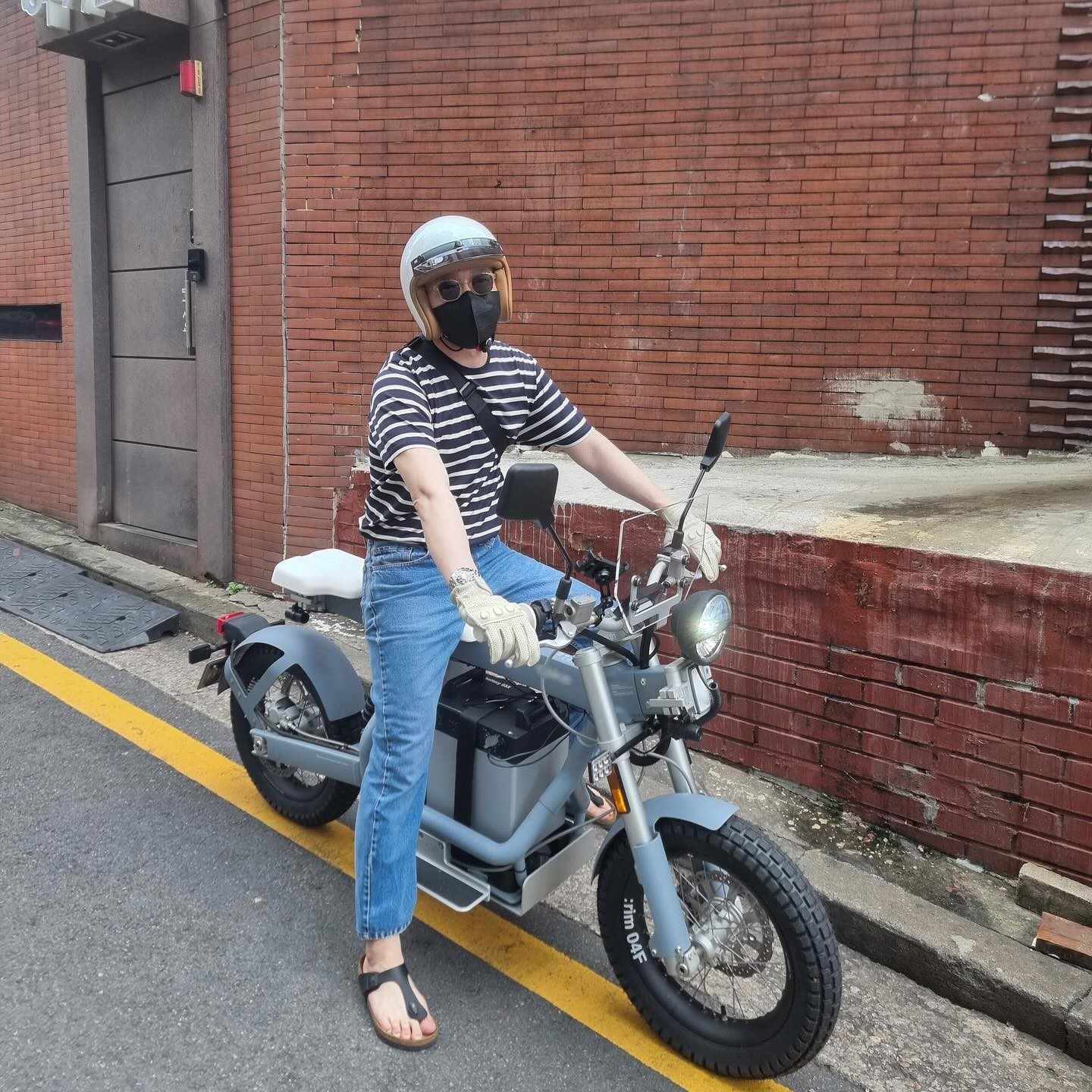 미니멀한 캐주얼룩👔🕴️@조승우⁠ 이미지7