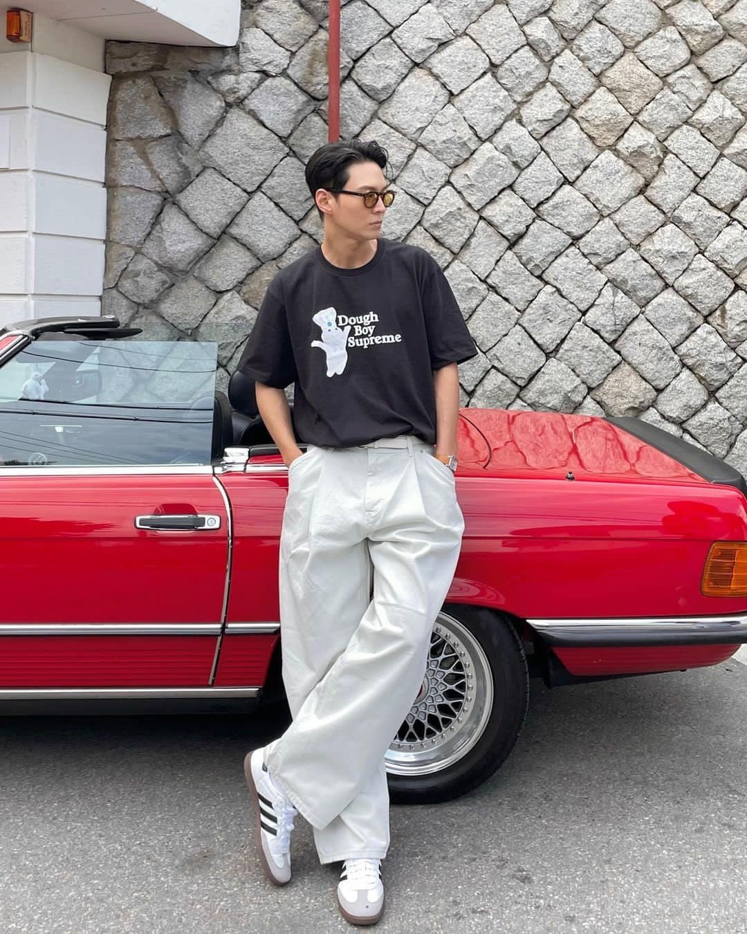 맑을 땐 흰바지로 고☀️⁠ 이미지