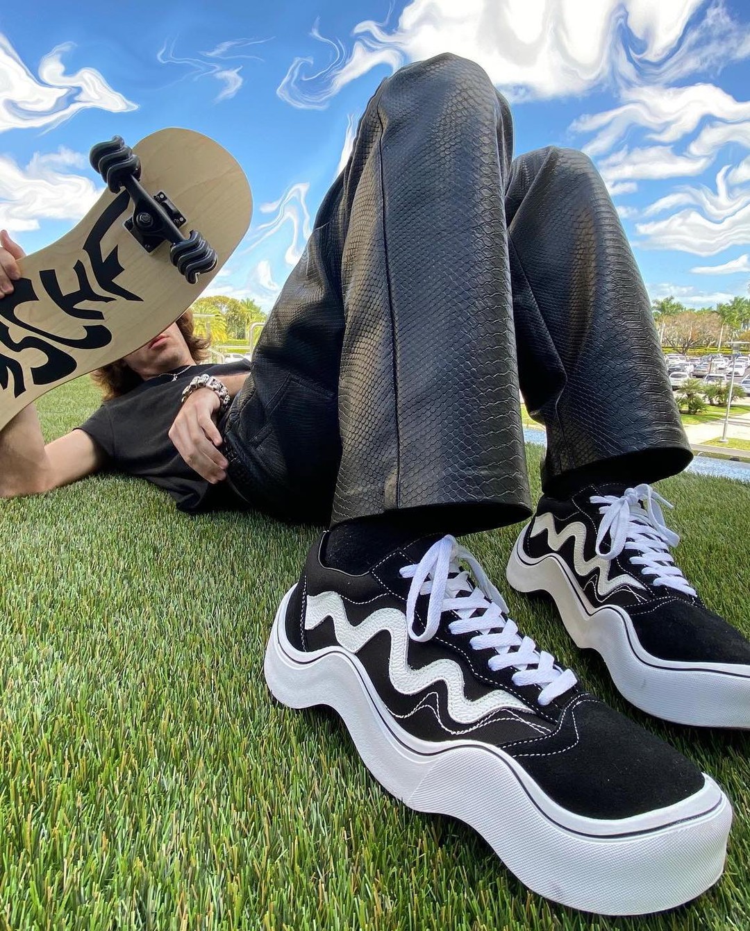 고소당했지만 일단 발매 성공🌊 이미지