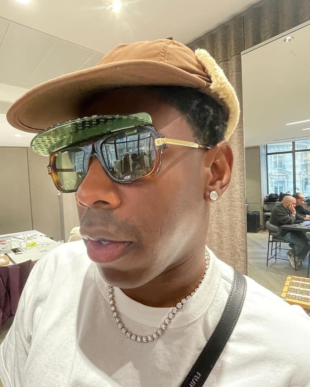 타일러 X LV 악세 모아보기😎🌸⁠\ 이미지