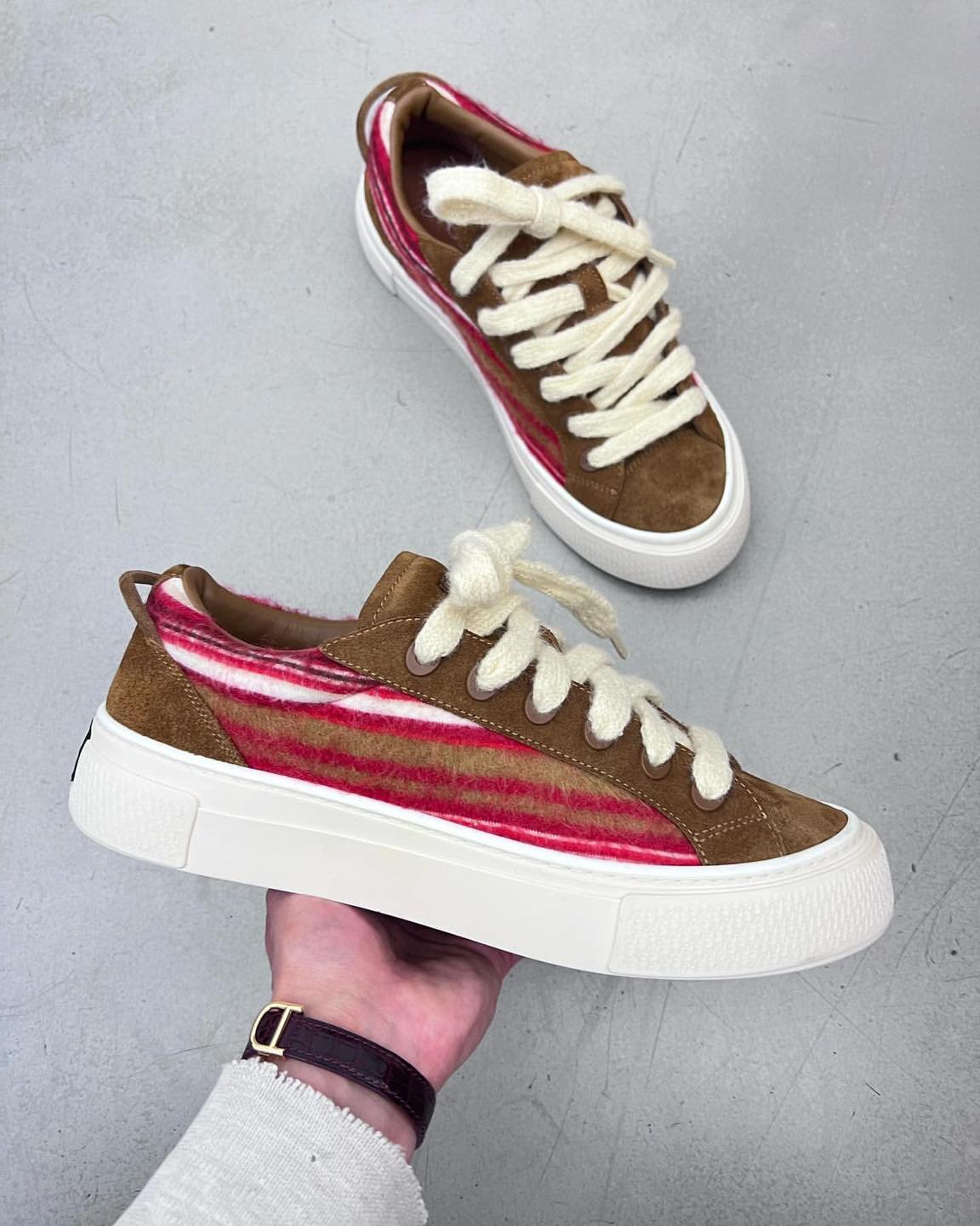 영롱한 디올X데님티어스 슈즈👟 이미지