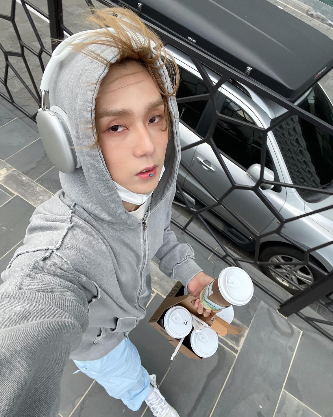 유니크한 이던의 독보적 스타일💄 이미지2