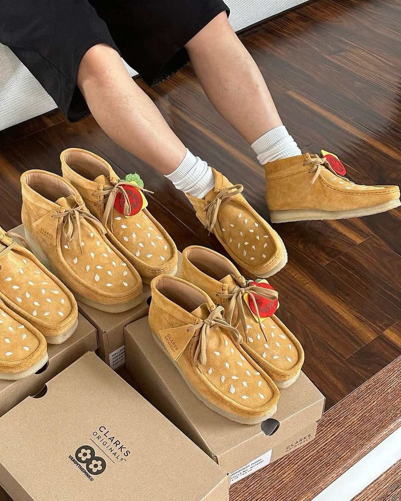 햄버거에 진심인 반디더핑크🍔 이미지"