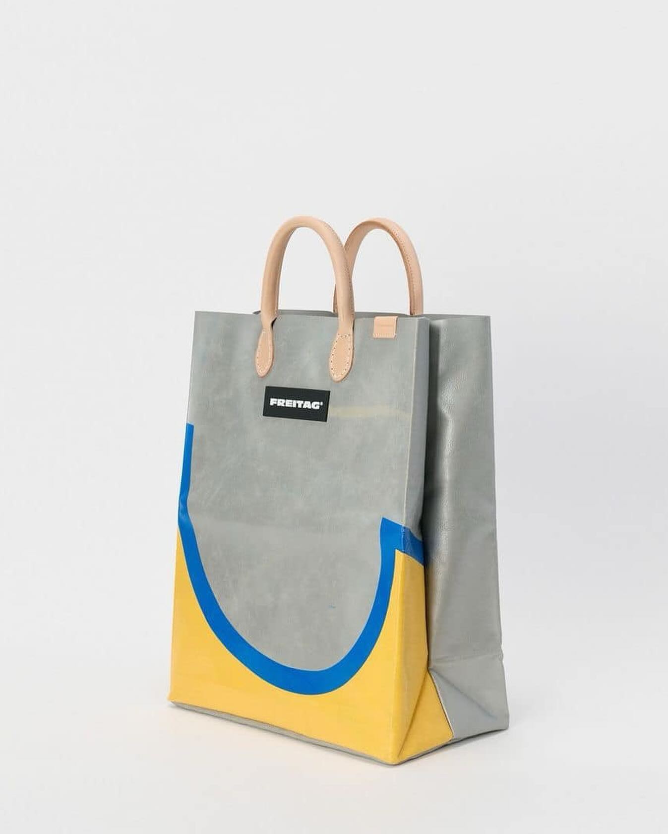 프라이탁에 가죽 더하기🧳🎪 이미지9