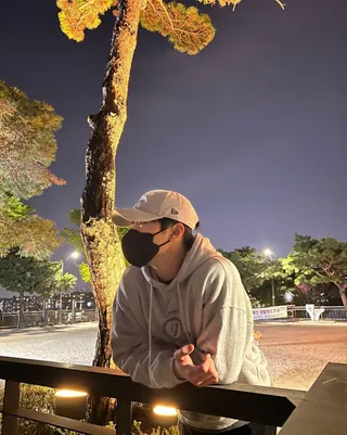진리의 볼캡+스웻 조합🧢 이미지"