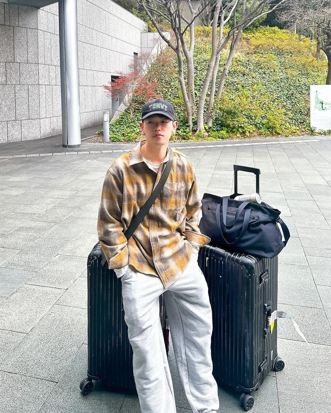손이 자주 가는 체크셔츠👔🤓⁠ 이미지