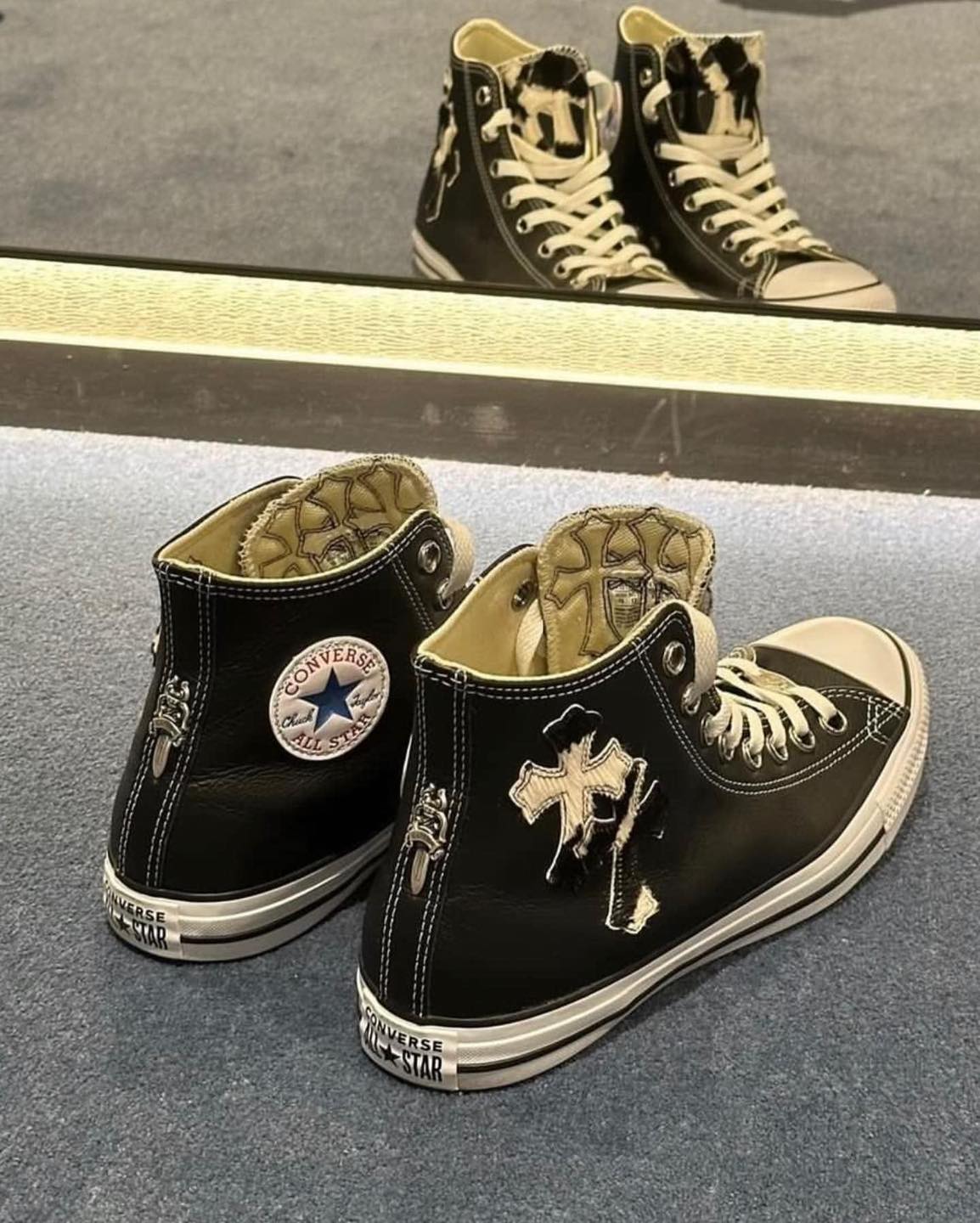 크롬 컨버스의 무게감😈 이미지