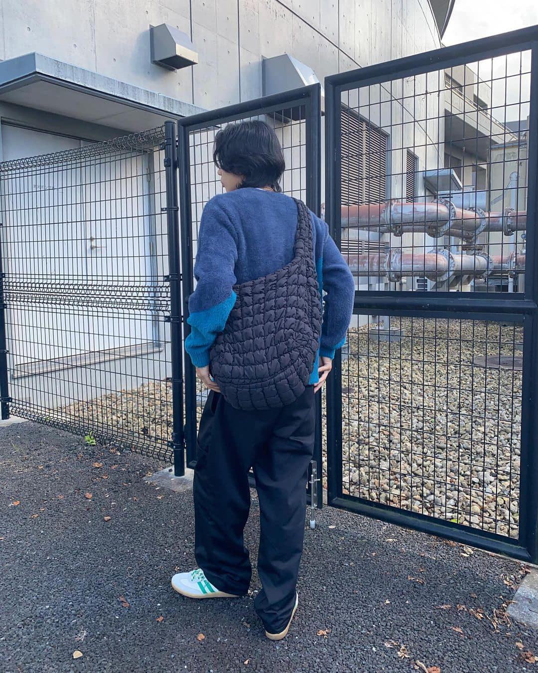 코스 퀼팅백은 블랙이지💣 이미지5