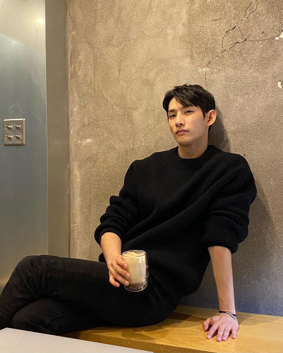 툭 걸쳐도 태나는 박형섭 기럭지🕺🏻 이미지