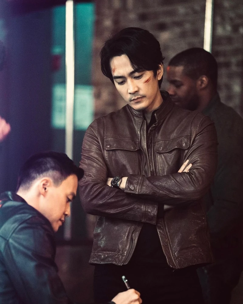 나도 이 얼굴로 늙고싶다🤵♂️ 송충이 눈썹마저 잘생겼네..🚬 이미지2