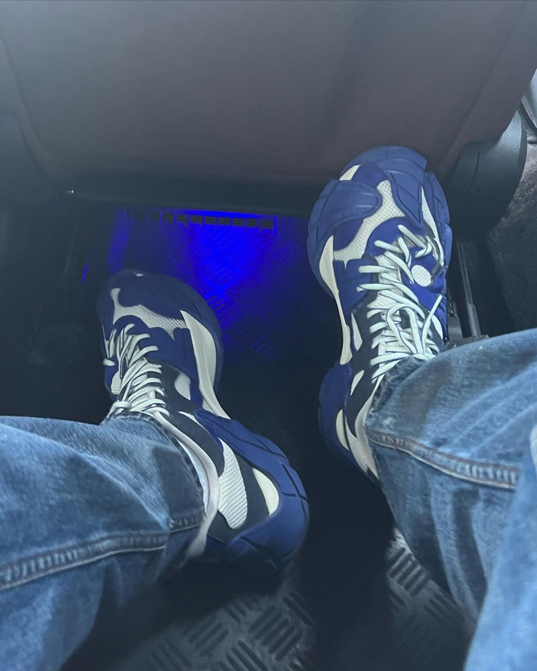 기대되는 캠퍼 스니커즈🦵🥾 이미지2