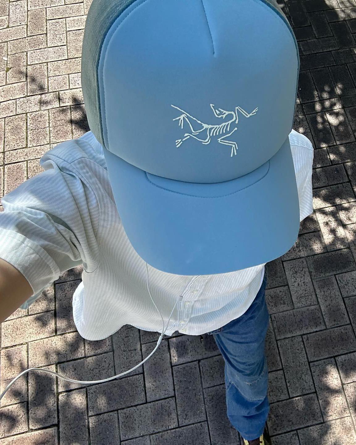 로고 볼캡 절실🧢 이미지