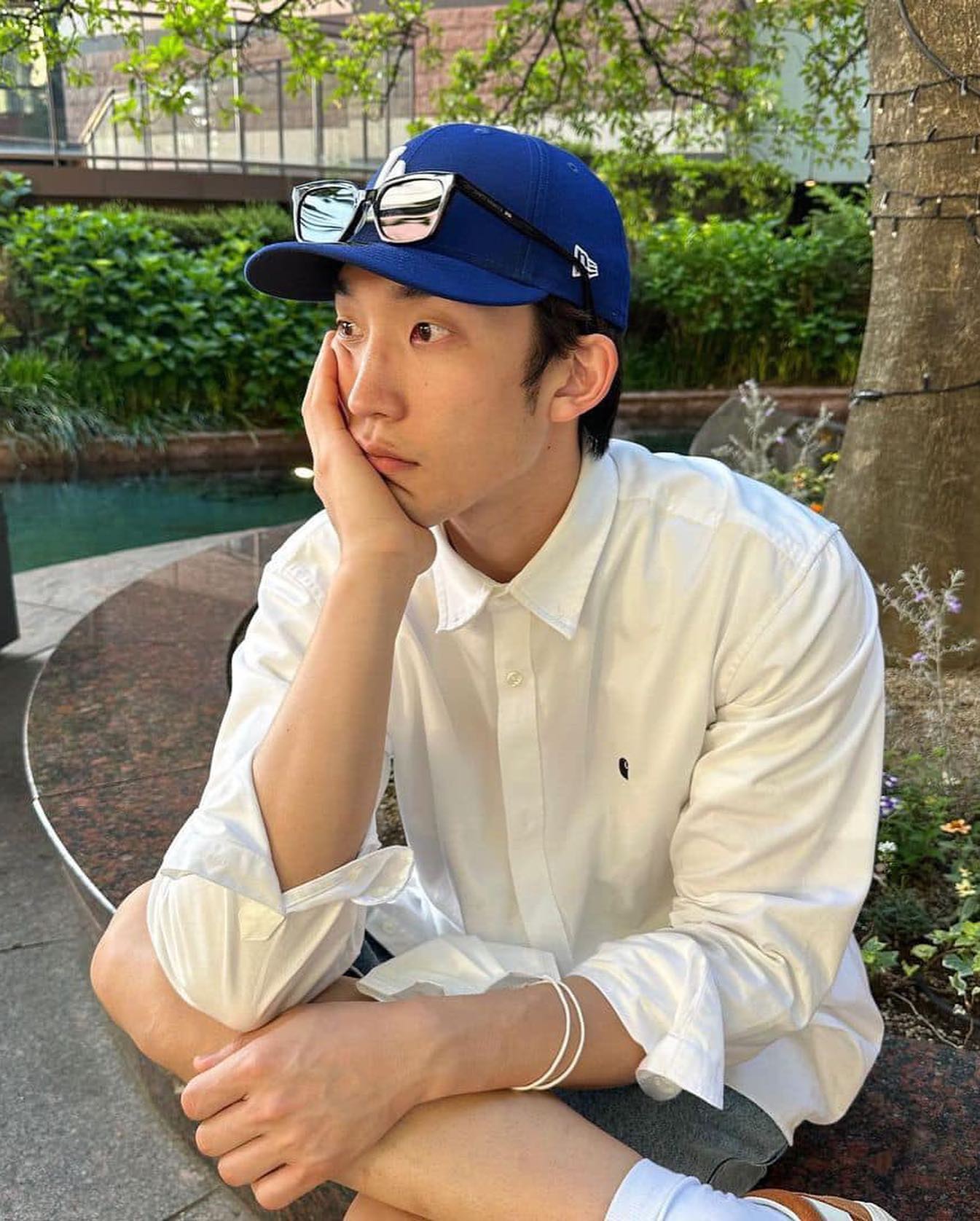 선글 위치는 모자 위에😎🕵🏻 이미지