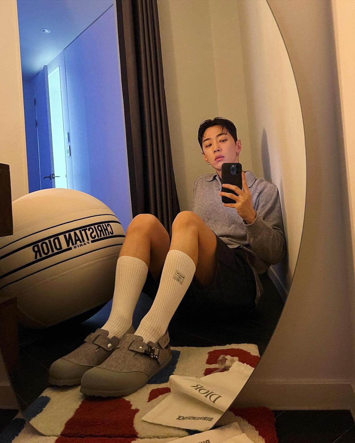 그레이와 디올의 조합👻👀 이미지
