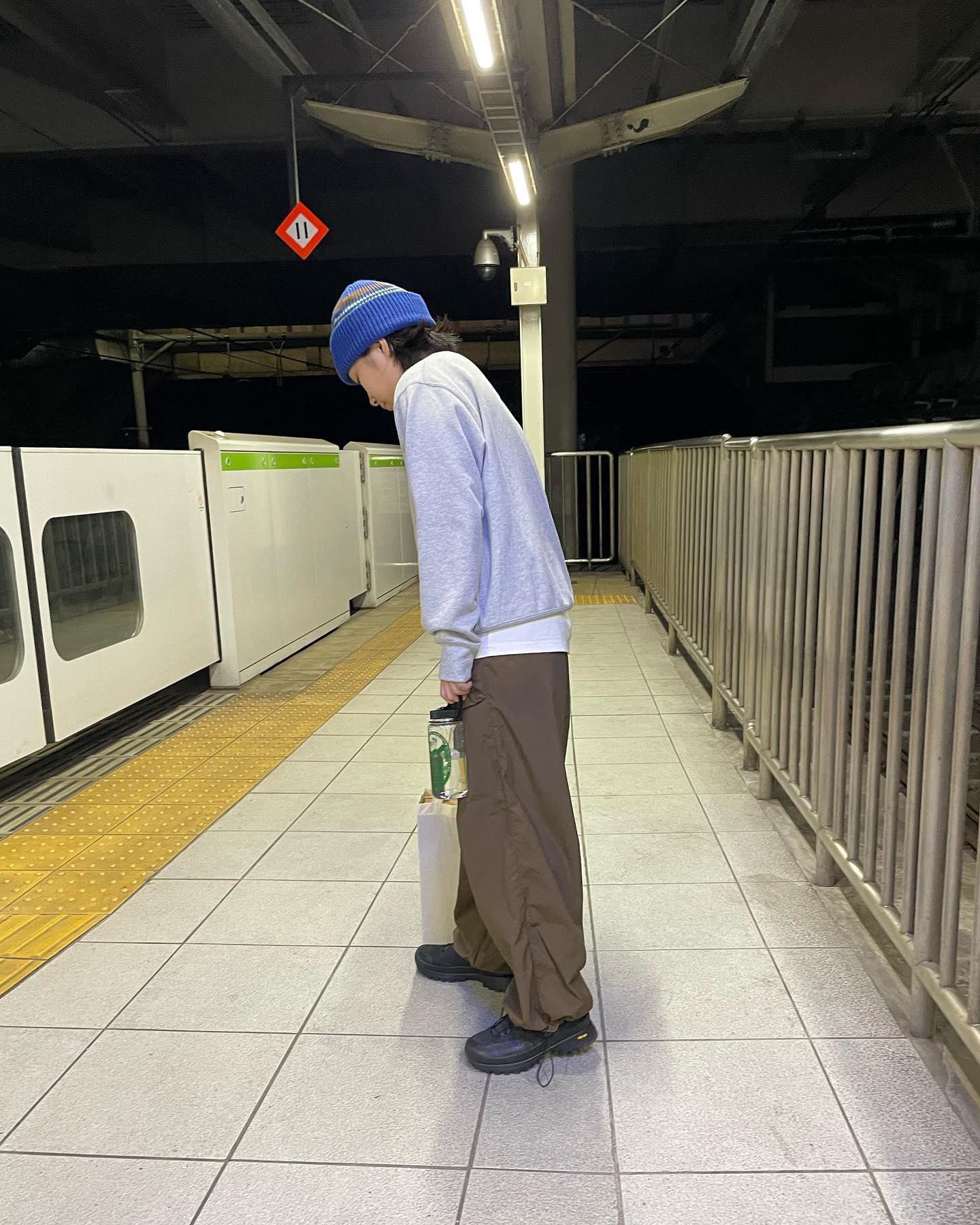 회색 무지 맨투맨 하나면 충분🐺 이미지6