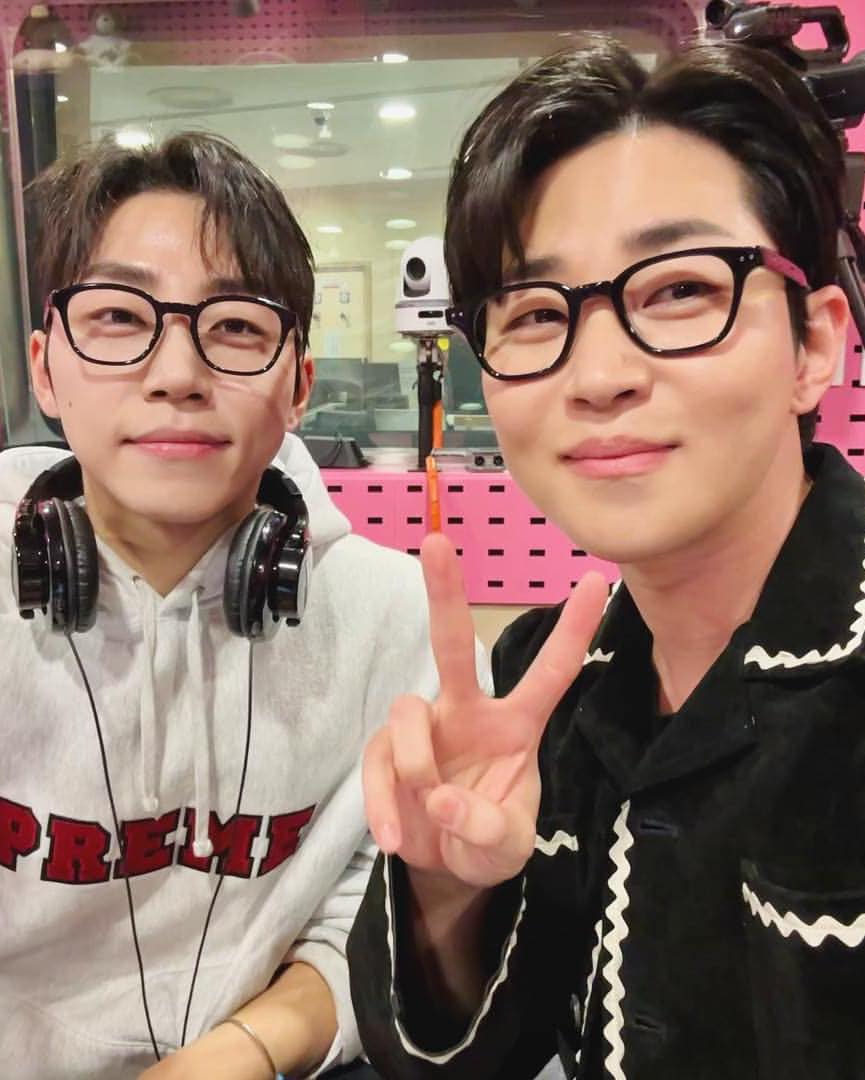 과몰입으로 코디구경👀 이미지