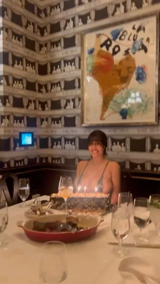 비앙카 누님🎂🙇🏻‍♂️저도 칸예 형과 함께 생신 축하드립니다🔥 이미지