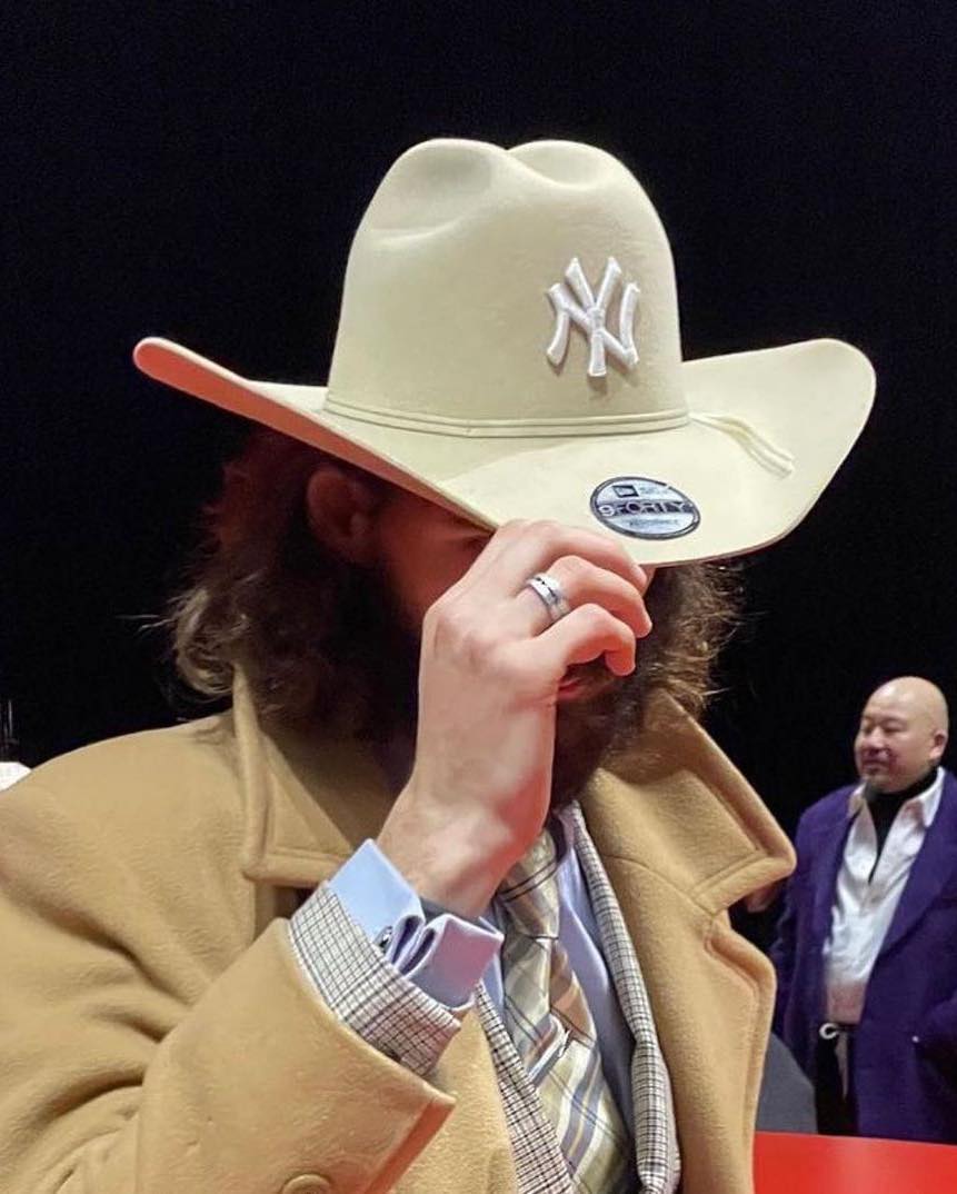 신사의 뉴에라 활용법🤠 이미지"