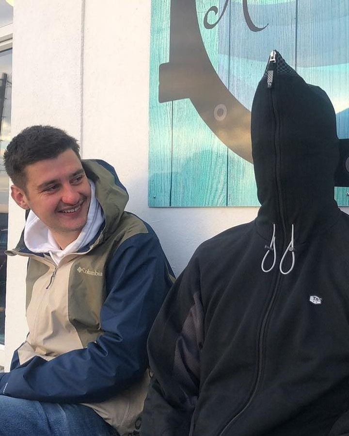 지퍼는 끝까지 채웁시다🤐 이미지