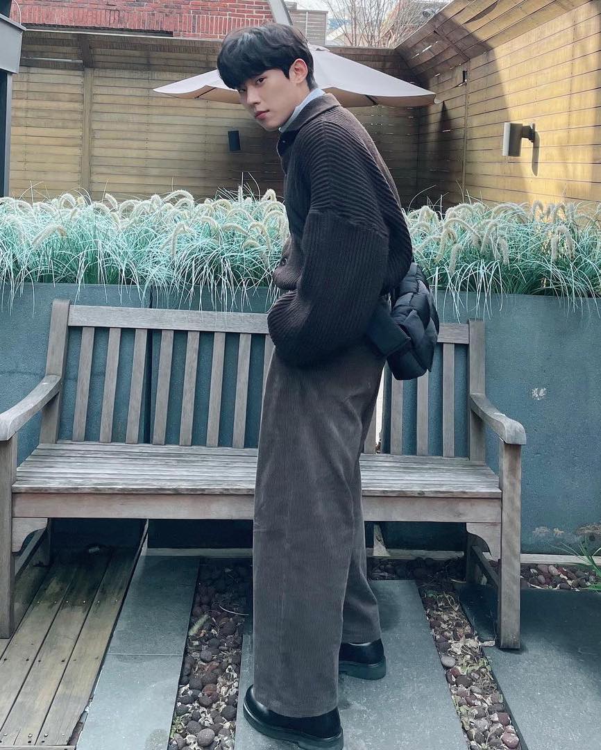 발끝까지 완벽한 김성철 👍 이미지