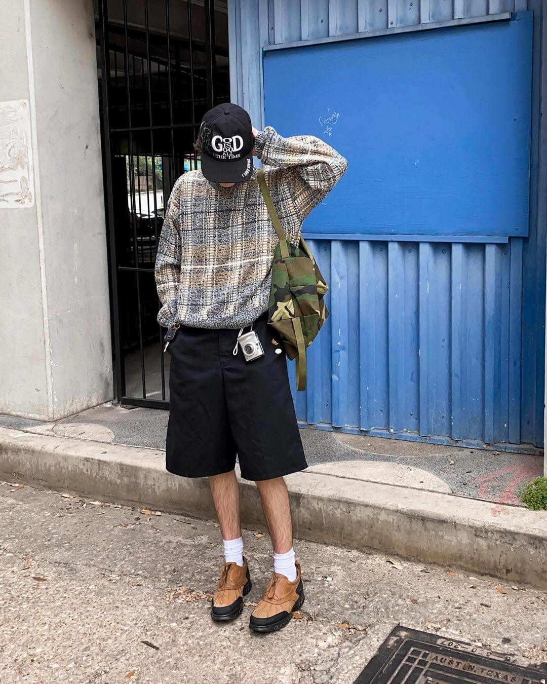 긴팔니트+쇼츠 외우십쇼🧶👊 이미지