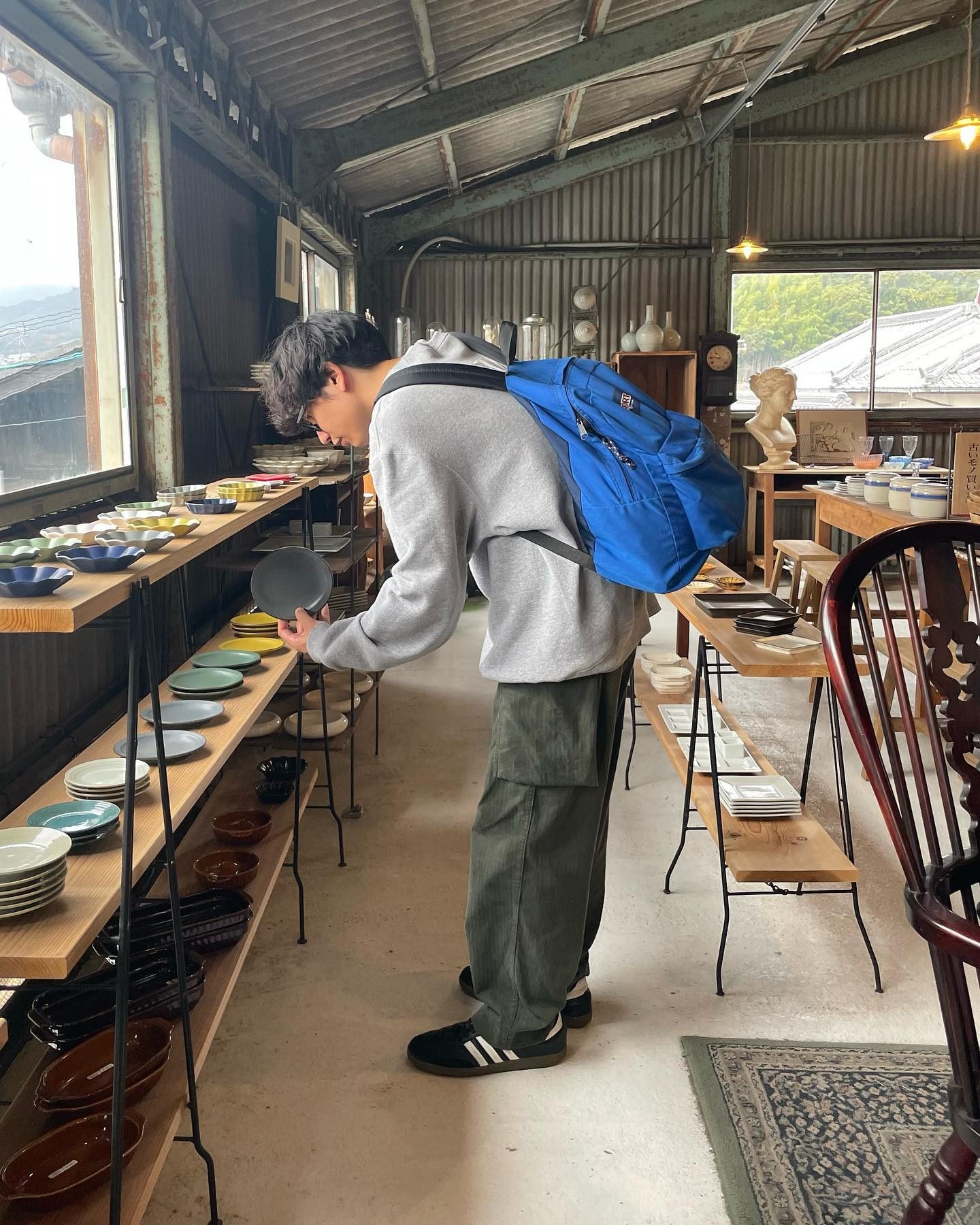 회색 무지 맨투맨 하나면 충분🐺 이미지5