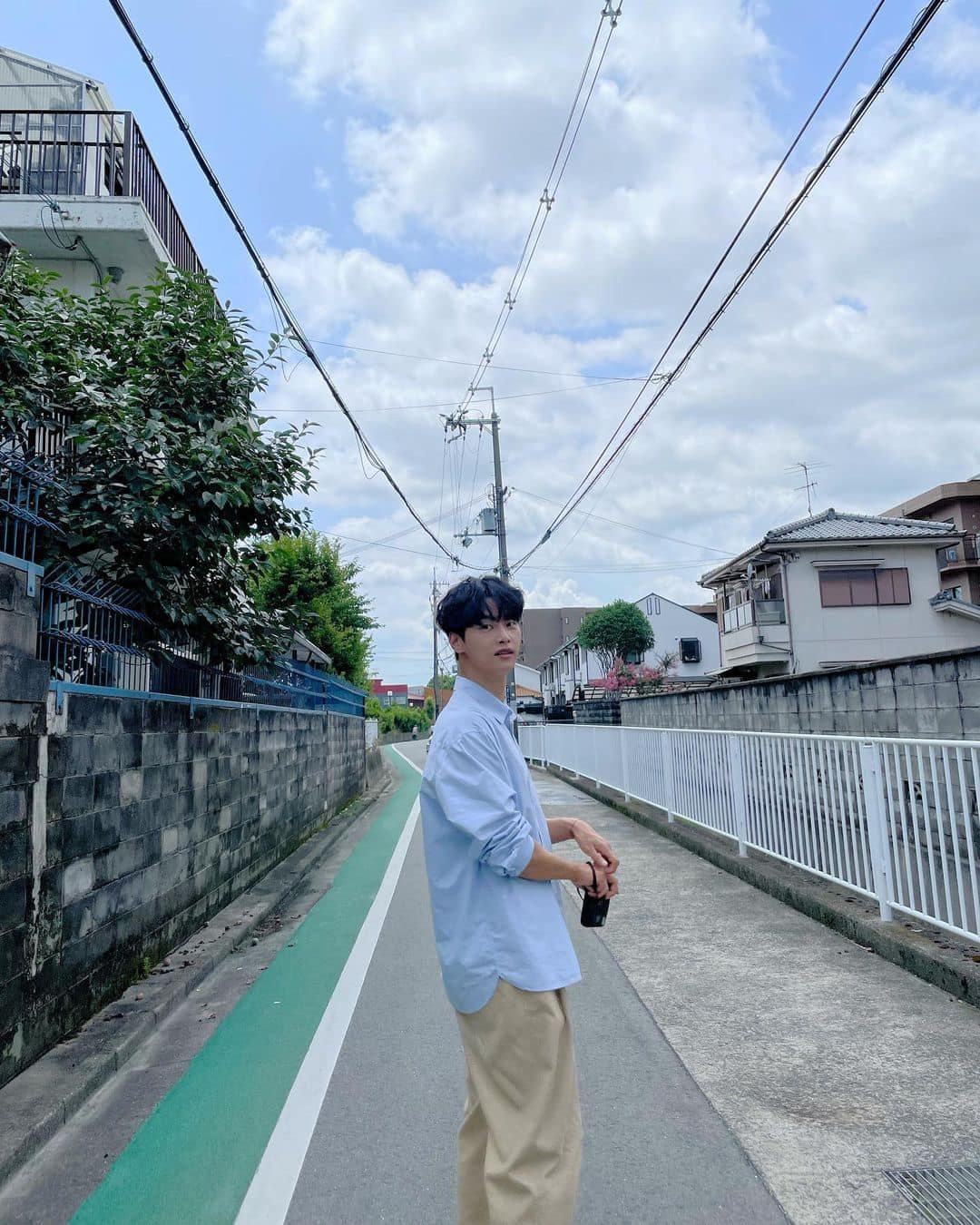 잘 익은 베이지 치노 꺼내기🦦🍂 이미지