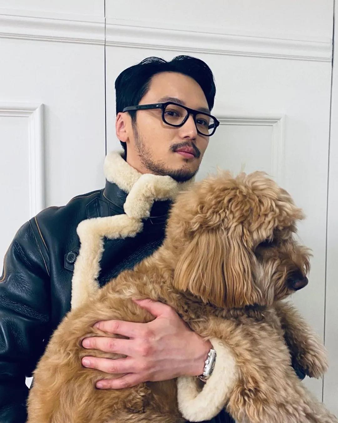 안경은 순정마초 변요한처럼🤓 이미지