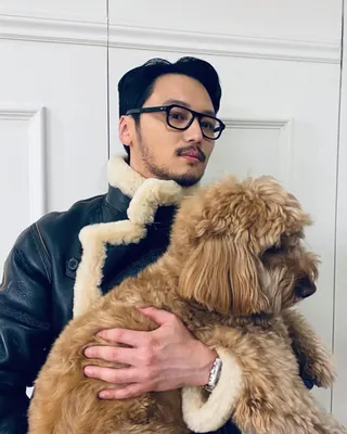 안경은 순정마초 변요한처럼🤓 이미지