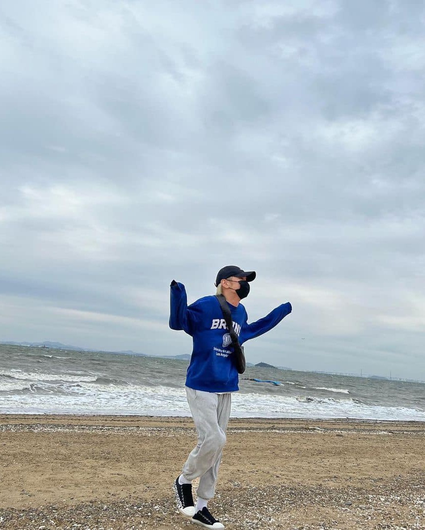 툭 메는 르메르 범백🥐🧳 이미지5