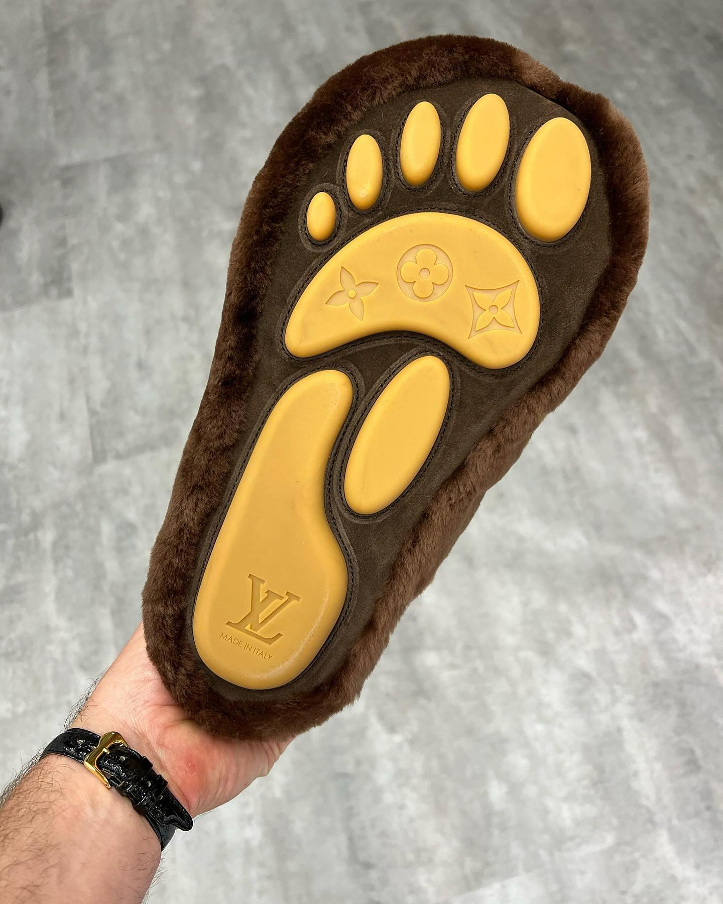 지금 필요한 LV 발바닥 부츠👣 이미지1