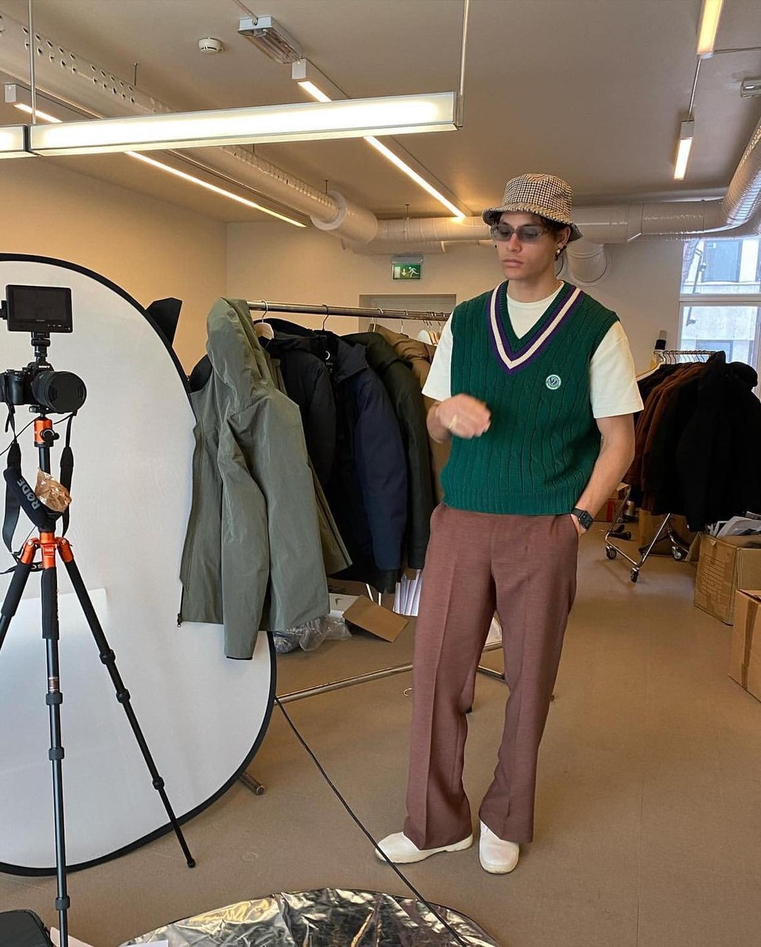 티셔츠 하나로는 허전해🦺 이미지